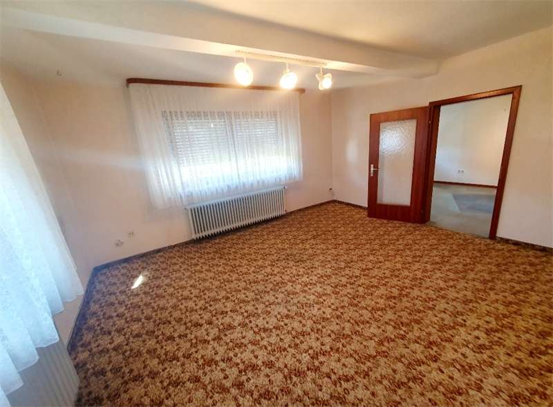 Immobilie in Hünstetten - *Nur 14 Minuten bis Idstein, Super für die Großfamilie und Autofreunde, viele Garagen+ großer Garten - Bild 3