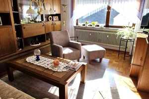 Mehrfamilienhaus mit Gewerbeeinheit direkt am Marktplatz – Zollernalbkreis – Vorschaubild 2