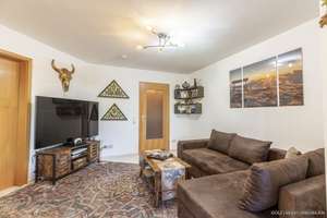 Gepflegt, vermietet und solide – Kapitalanlage in Plieningen mit Balkon und TG-Stellplatz – 70599 Plieningen (Ortsteil), Stuttgart – Vorschaubild 5