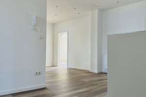 Erstbezug nach Sanierung mit Einbauküche und Balkon: attraktive 6-Zimmer-Wohnung in Potsdam – Die vollständige Adresse der Immobilie erhältst du vom Anbieter., 14476 Marquardt, Potsdam – Vorschaubild 6