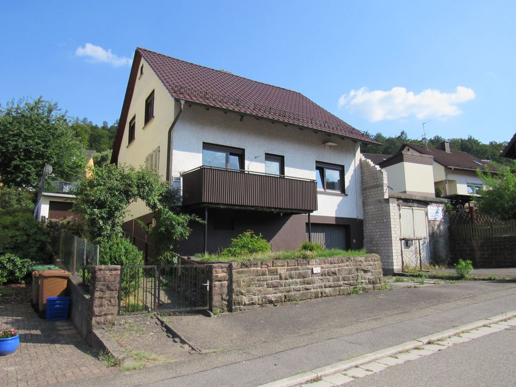 Einfamilienhaus in Eberbach erwartet SIE!