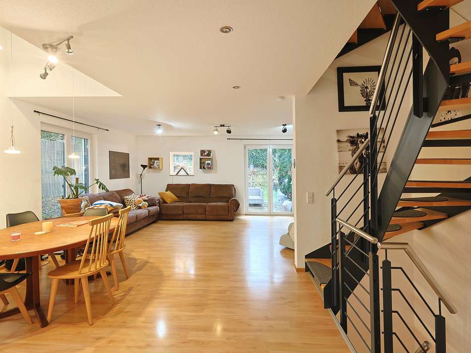 Offener Wohn- und Essbereic...