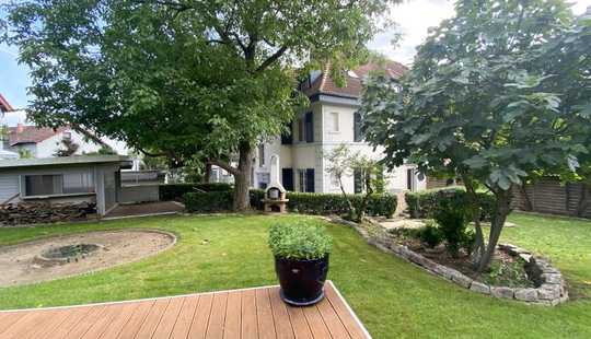 Bild von 1 - 2 Generationen Villa mit großem Grundstück