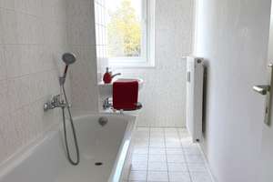 +++Familiendomizil mit Wannenbad und Balkon+++