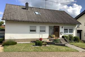 Ein-/Zweifamilienhaus mit großem Grundstück – Die vollständige Adresse der Immobilie erhältst du vom Anbieter., 66687 Wadern – Vorschaubild 1
