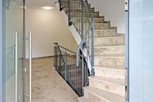 Charmante 4½-Zimmer-Wohnung am Park, Balkon, Einbauküche, 2 Bäder und Tiefgarage – 63073 Bieber, Offenbach am Main – Vorschaubild 7