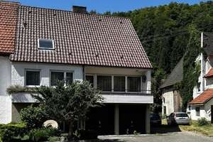 Geräumiges Haus mit großem Grundstück und Lagerflächen direkt an der Schmiech – Die vollständige Adresse der Immobilie erhältst du vom Anbieter., 89601 Schelklingen – Vorschaubild 3