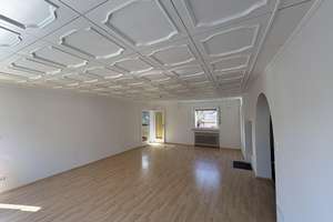 Geräumige und helle Altbauwohnung mit Dachterrasse in bester Karlsfelder Lage – Blumenstraße 34, 85757 Karlsfeld – Vorschaubild 17