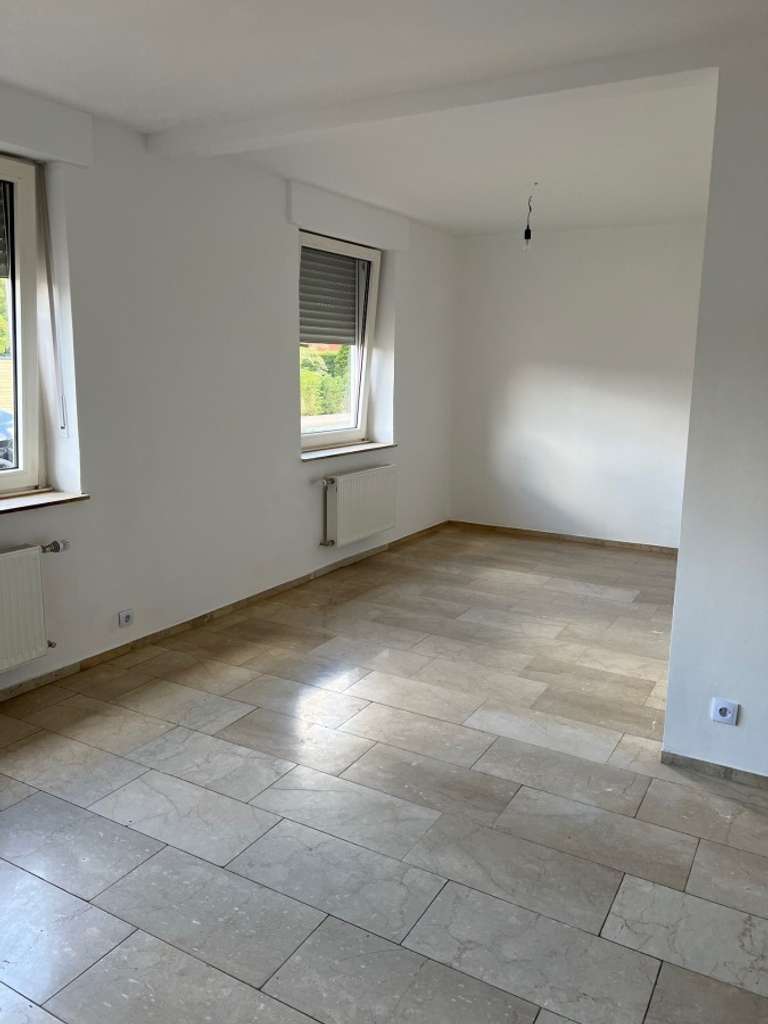 Immobilie in Stadtlohn - Gepflegte, großzügige DHH mit Wirtschaftsgebäude und großem Grundstück "Eigennutzung sofort möglich" - Bild 3