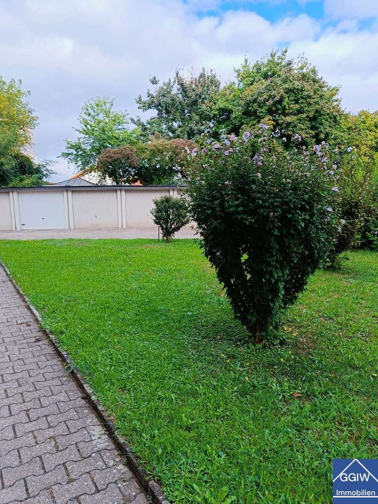 Immobilie in Oftersheim - Schön geschnittene Wohnung mit Balkon in Oftersheim bei Heidelberg inkl. Stellplatz und Kellerabteil - Bild 1