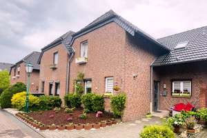 Reserviert - Großes modernisiertes Familienhaus mit Garten 2 Bäder & neue Heiztechnik