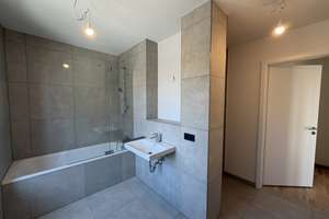 Modernes Wohnen/ Dreizimmerwohnung mit großzügiger Loggia und Einbauküche/ Freiham – Ute-Strittmatter-Str. 25, 81248 Freiham, München – Vorschaubild 9