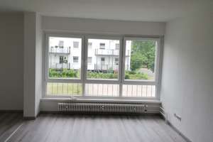 3 Zimmer Wohnung mit Balkon! Bezugsfrei ab dem 01.10.2026