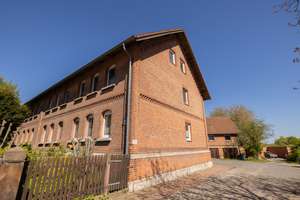 Vier Reihenhäuser & drei Wohnungen im Bauernhaus mit Altbauflair und weitläufigen Gärten in Rautheim – Die vollständige Adresse der Immobilie erhältst du vom Anbieter., 38126 Südstadt-Rautheim-Mascherode, Braunschweig – Vorschaubild 2