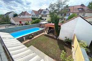 Modernes Zweifamilienhaus mit Pool und Garten – Wiesbaden – Vorschaubild 1