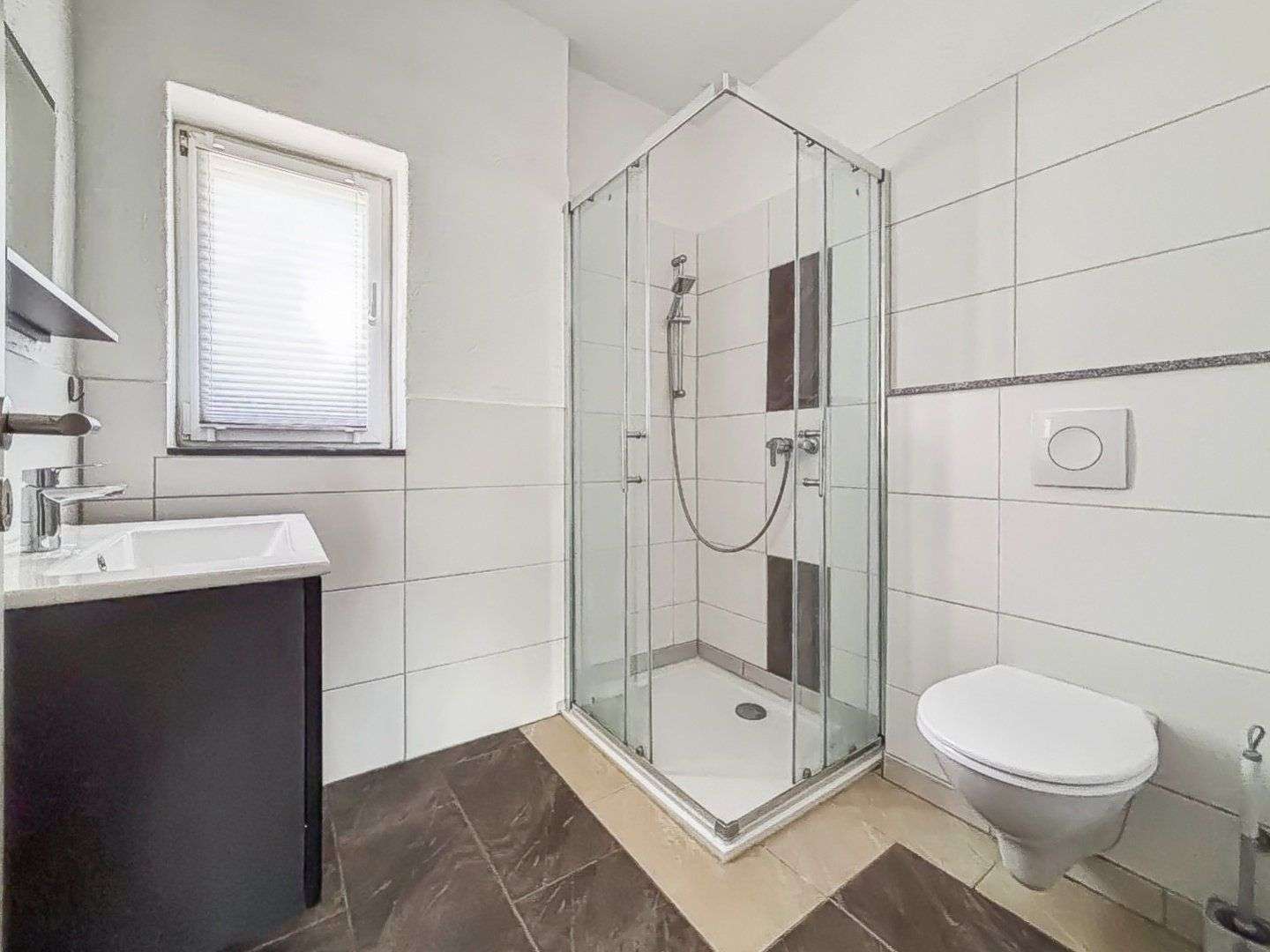 Immobilie in Uetze - Großes 1-2 Familienhaus mit ca. 203 m² Wohnfläche in Uetze-Krausenburg - Bild 4