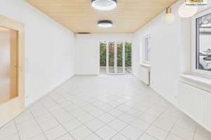 Modernisiertes Zweifamilienhaus in Alzenau
265 m² Wohnfläche – PV, Sauna & Premiumausstattung – Die vollständige Adresse der Immobilie erhältst du vom Anbieter., 63755 Alzenau – Vorschaubild 10