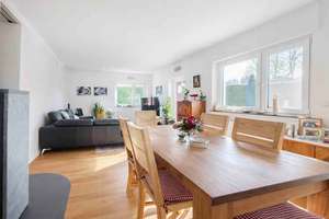 Zwei Wohnungen – viele Möglichkeiten: Familienhaus mit Terrasse, Balkon & Kamin – Die vollständige Adresse der Immobilie erhältst du vom Anbieter., 63694 Limeshain – Vorschaubild 4