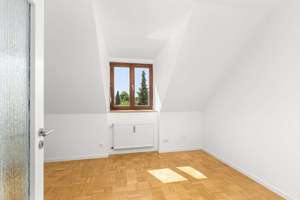Gepflegte Dachgeschosswohnung in ruhiger Lage | 500m zur Würm & Pasinger Stadtpark – Die vollständige Adresse der Immobilie erhältst du vom Anbieter., 81243 Pasing, München – Vorschaubild 8