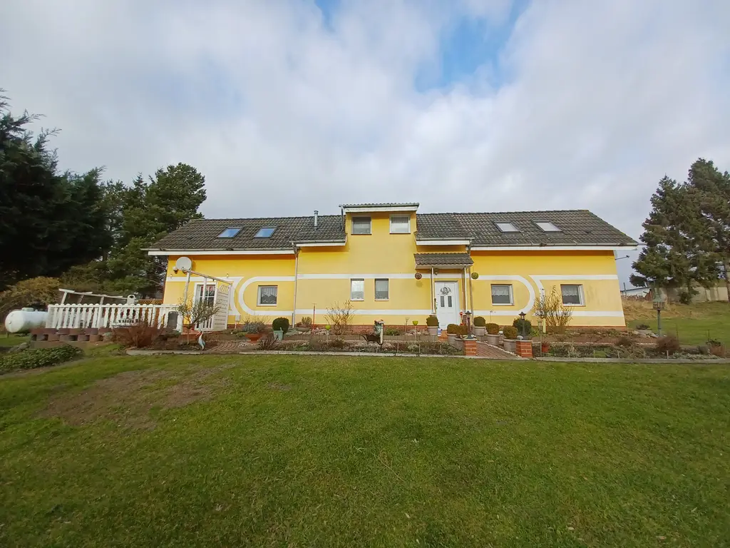 Einfamilienhaus in ländlicher Lage und großem Grundstück zu verkaufen! VERKAUFT!