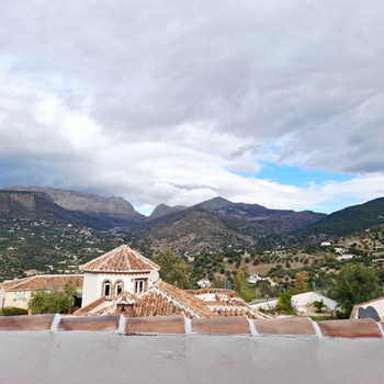 🌿 Einzigartige Gelegenheit in Alcaucín – Leben inmitten der Natur, nur 30 Minuten von Torre del Mar