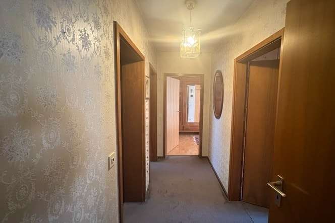 Immobilie in Altdorf bei Nürnberg - Großes freistehendes 1- bis 2-Familienhaus in Altdorf mit Garten und Garage - Bild 8