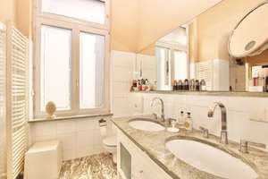 Spacious period apartment spanning two floors with a garden in the heart of Wiesbaden. – Die vollständige Adresse der Immobilie erhältst du vom Anbieter., 65189 Südost, Wiesbaden – Vorschaubild 15