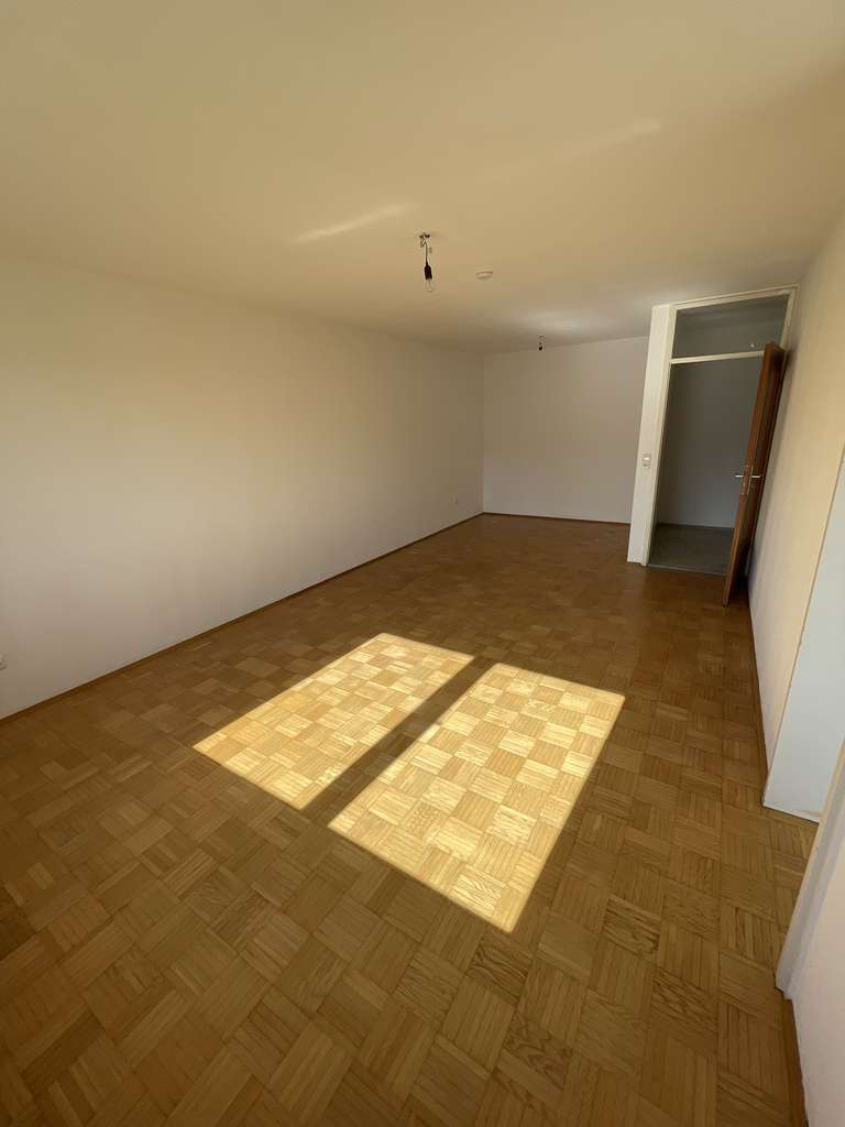 Immobilie in Augsburg - Kapitalanleger aufgepasst - Tolles Appartement über den Dächern von Augsburg - Bild 2