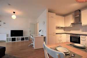 Stilvolle, vollständig renovierte 1,5-Raum-Wohnung mit Balkon und Einbauküche in Düsseldorf – Fleher Str. 68, 40223 Düsseldorf – Vorschaubild 4
