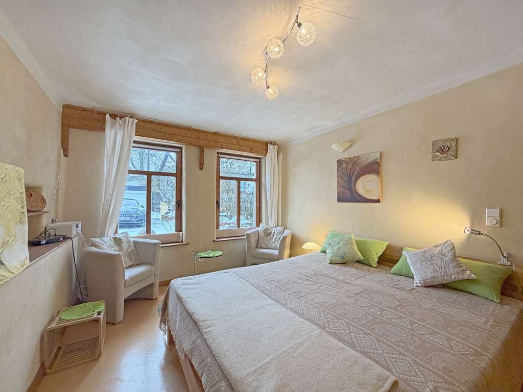 Immobilie in Alflen - Ökologisch gestaltetes Mehrgenerationenhaus mit Neubau incl. Einliegerwohnung/Praxis und altem Bauer - Bild 2