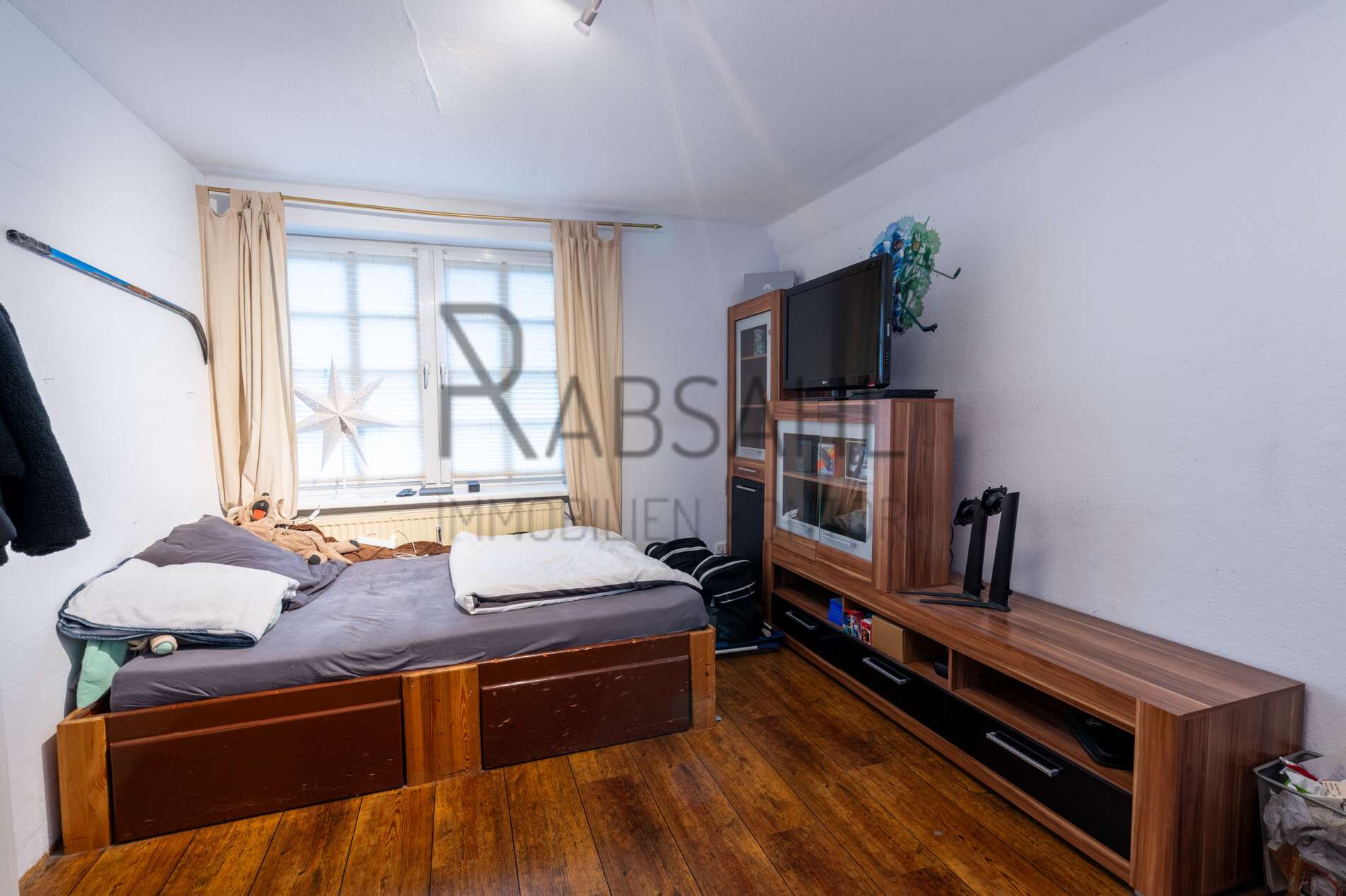 Immobilie in Harsefeld - Schöner Reiterhof mit Niedersachsenhaus, Paddocktrail und 4 Wohneinheiten & 7ha arrondiertem Land - Bild 2