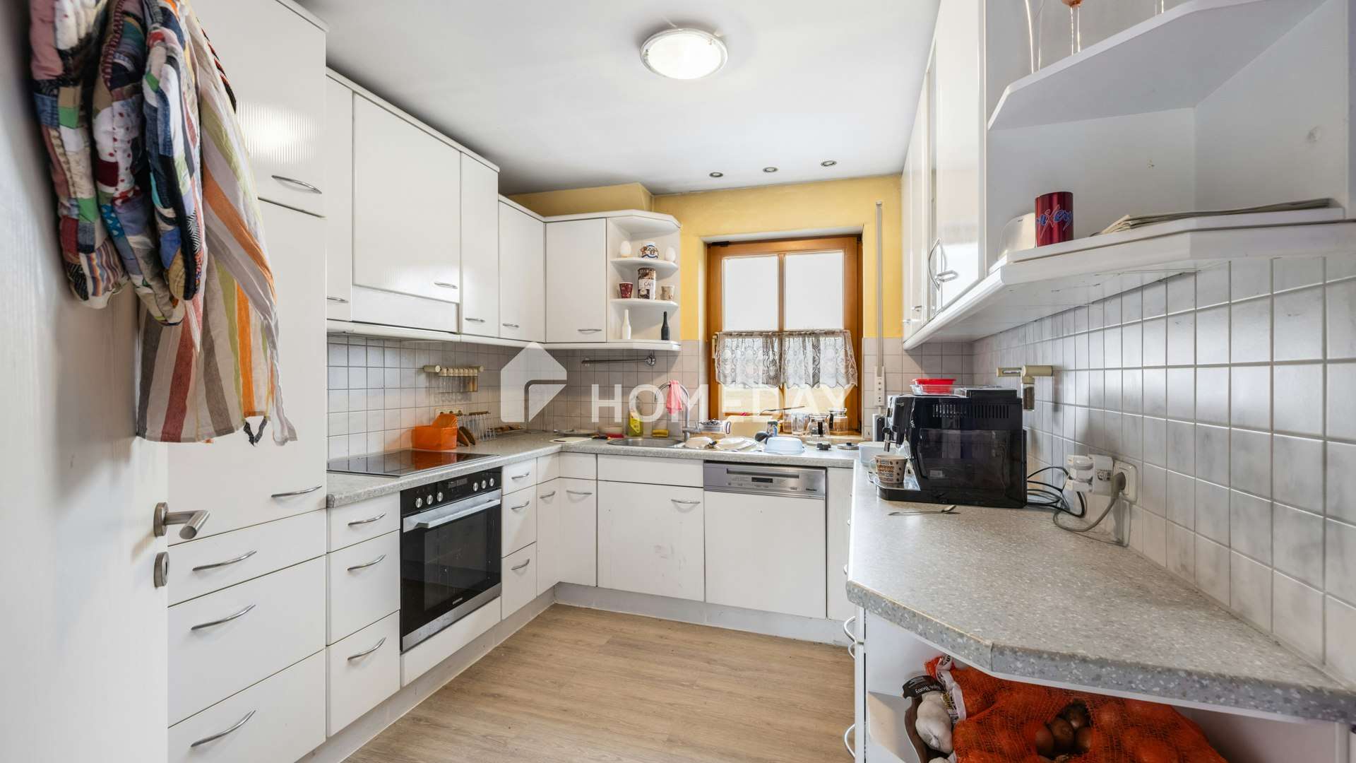 Immobilie in Siegenburg - Stilvoll wohnen auf zwei Ebenen – Maisonette mit Galerie, EBK und Doppelgarage
 - Bild 1