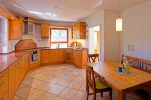 Großzügiges Familienhaus mit idyllischem Garten und separatem Praxis-/Nebenbereich - provisionsfrei – Scipiostraße 15, 68723 Plankstadt – Vorschaubild 4
