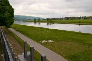 Exklusives Wohnen an der Elbe – 200 m² auf 5 Zimmern – Die vollständige Adresse der Immobilie erhältst du vom Anbieter., 1099 Radeberger Vorstadt, Dresden – Vorschaubild 3