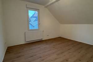 Wohnen mit Charakter: 4-Zimmer-Wohnung in Gernsheim – Die vollständige Adresse der Immobilie erhältst du vom Anbieter., 64579 Gernsheim – Vorschaubild 5