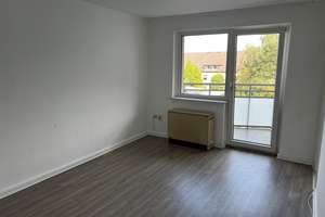 E.- Huttrop mit kostengünstiger E.-Heizung schöne 2 Raum Wohnung mit Balkon – Spichernstr. 41, 45138 Huttrop, Essen – Vorschaubild 2