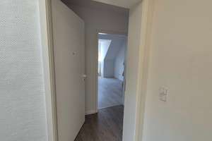Dachgeschoss-Wohnung auf 2 Ebenen** 4 Zimmer + 2 Bäder + viel Platz – Gisperslebener Straße 41, 99089 Ilversgehofen, Erfurt – Vorschaubild 12