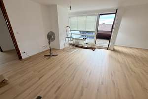 Renovierte 4-Zimmer-Dachgeschosswohnung mit Dachterrasse in Erlangen-Frauenaurach – Die vollständige Adresse der Immobilie erhältst du vom Anbieter., 91056 Frauenaurach, Erlangen – Vorschaubild 2
