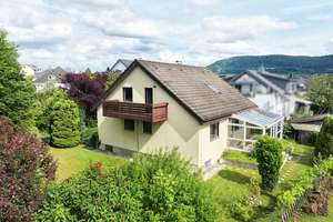Einfamilienhaus mit Einliegerwohnung in ruhiger Lage! – Die vollständige Adresse der Immobilie erhältst du vom Anbieter., 73560 Böbingen an der Rems – Vorschaubild 2