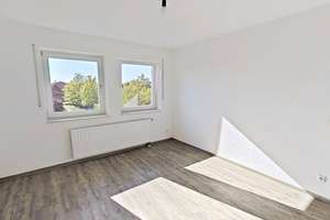 Raffiniert geschnitten & lichtdurchflutet: Exklusive 2-Zimmer-Wohnung mit Balkon & Tageslicht-Amb... – Hardehauser Weg 8, 33100 Kernstadt, Paderborn – Vorschaubild 4