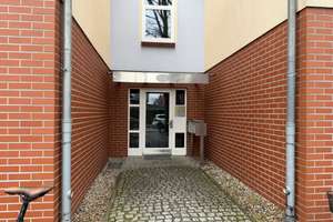 Attraktive Erdgeschosswohnung mit Terrasse in gepflegtem Mehrfamilienhaus – solide Kapitalanlage – Die vollständige Adresse der Immobilie erhältst du vom Anbieter., 12524 Altglienicke, Berlin – Vorschaubild 11