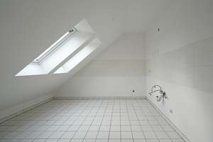 3 Zimmer Dachgeschosswohnung mit Sonnenterrasse und Balkon – Allacher Strasse 6, 85757 Karlsfeld – Vorschaubild 11