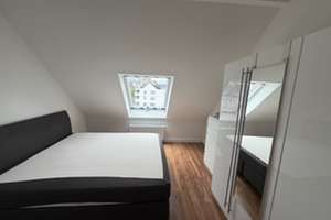 Teilmöbilierte helle ruhige Stadtmitte Wohnung