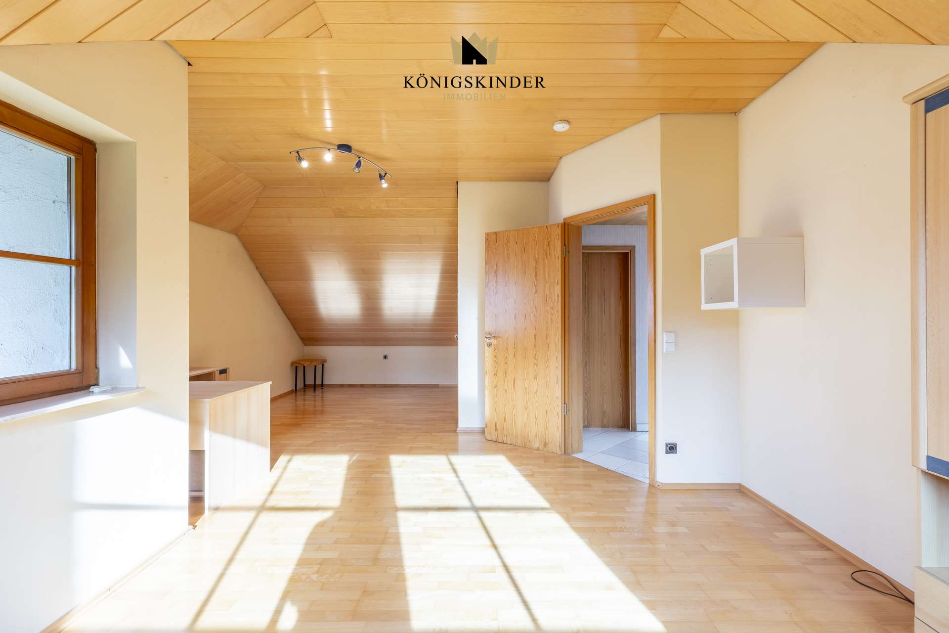 Immobilie in Althengstett - Ein Zuhause zum Ankommen – Freistehendes Einfamilienhaus mit großem Garten und viel Platz für die ga - Bild 3