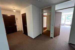 Privatverkauf: Seltene Gartenwohnung im Münchner Olympiadorf mit viel Platz und Gestaltungsspielraum – Connollystraße 24, 80809 Am Riesenfeld, München – Vorschaubild 12