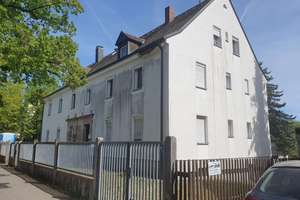 Erlangen-Burgberg - DHH mit 3 Wohnungen - renovierungsbedürftig - mit exkl. Baugrundstück – Die vollständige Adresse der Immobilie erhältst du vom Anbieter., 91054 Burgberg, Erlangen – Vorschaubild 2