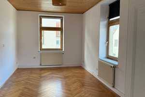 Charmante Altbauwohnung mit französischem Balkon und moderner Ausstattung – München – Vorschaubild 1