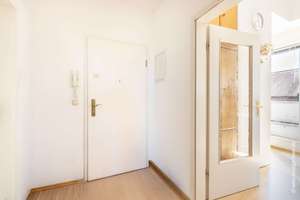 Bezugsfreie Dachgeschosswohnung mit schöner Wohnatmosphäre und TG-Einzelstellplatz – Die vollständige Adresse der Immobilie erhältst du vom Anbieter., 81829 Trudering-Riem (Ortsteil), München – Vorschaubild 7