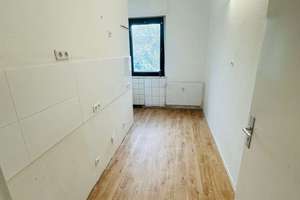 Geräumige 3 Zimmer Wohnung – Die vollständige Adresse der Immobilie erhältst du vom Anbieter., 46049 Lirich-Nord, Oberhausen – Vorschaubild 4