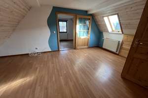 In schöner Ortsrand-/ Aussichtslage: Gepfl. EFH, u. a. mit Wintergarten, Kaminofen, Fußbodenheizung – Alte Weinstraße 33, 98554 Benshausen – Vorschaubild 37